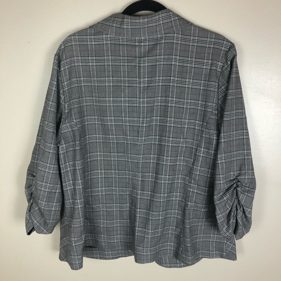 SOLD Torrid Gray Plaid Blazer - Picture 5 of 10